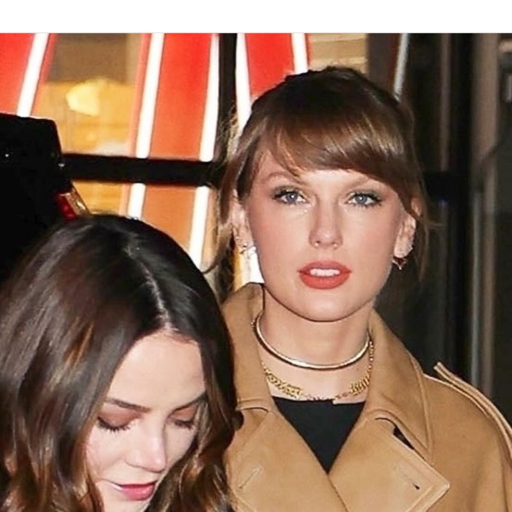 Gold chocker